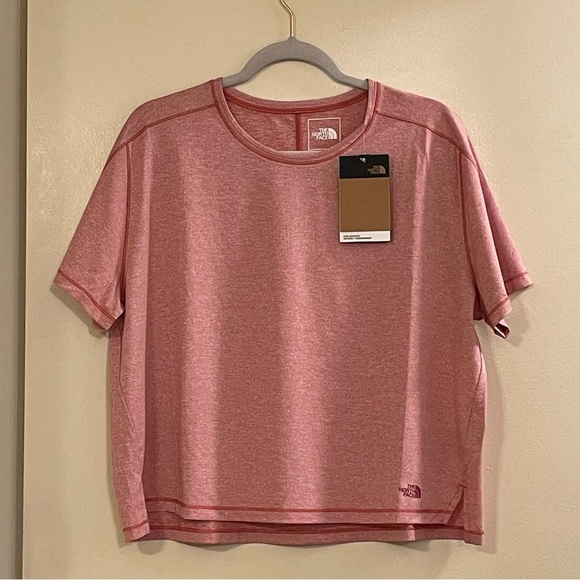 THE NORTH FACE  EA Dawndream Relaxed Short Sleeve in Slate Rose Heather - Picture 4 of 7